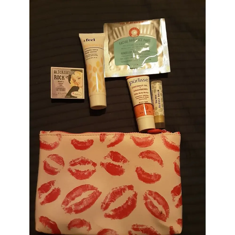 Ipsy pink lips Make Up Bag W/5 travel sample items, shadow, lotions, mask pad